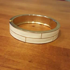 Cream and Gold Geometric Clasp Bracelet